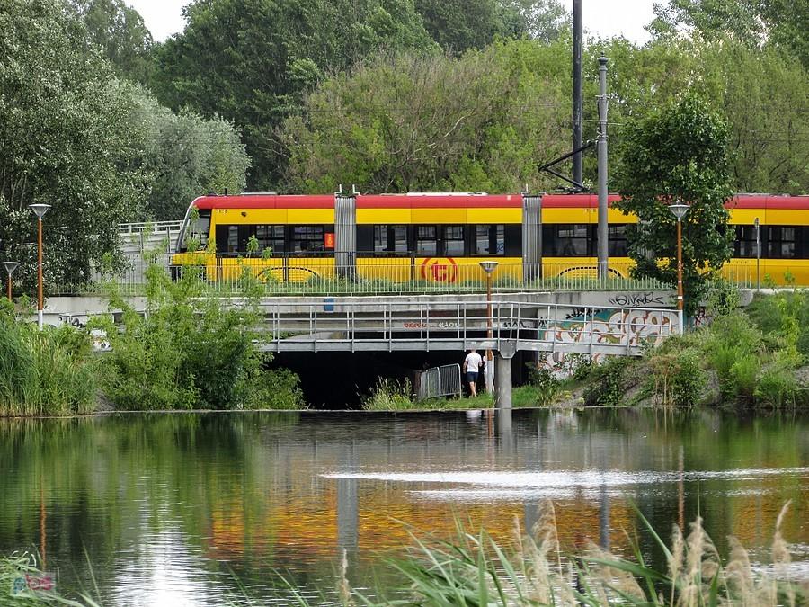 Tramwaj przy Stawie Służewieckim