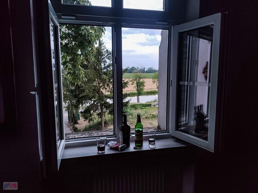 Okienko w pokoiczku