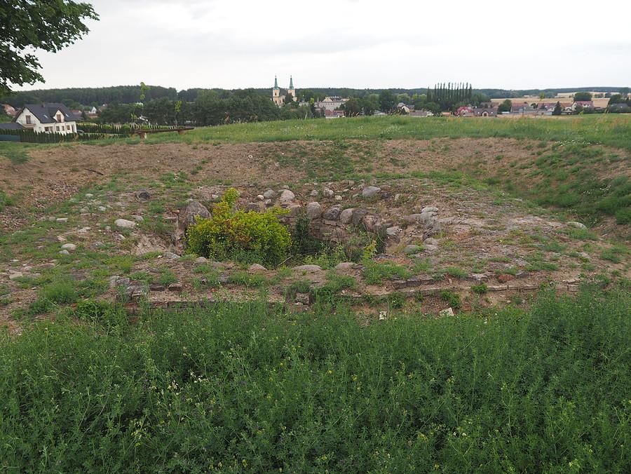 Fundamenty wieży kościelnej z roku 1707