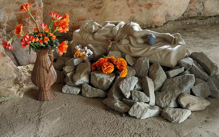 Rokitniańska droga krzyżowa - Grób Pański