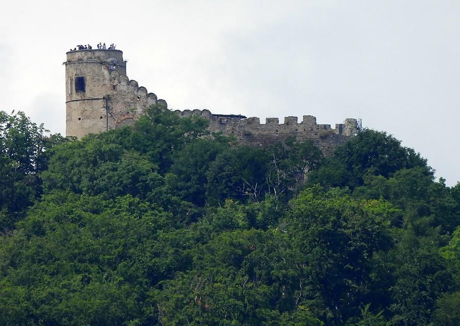 Zamek Chojnik z oddali