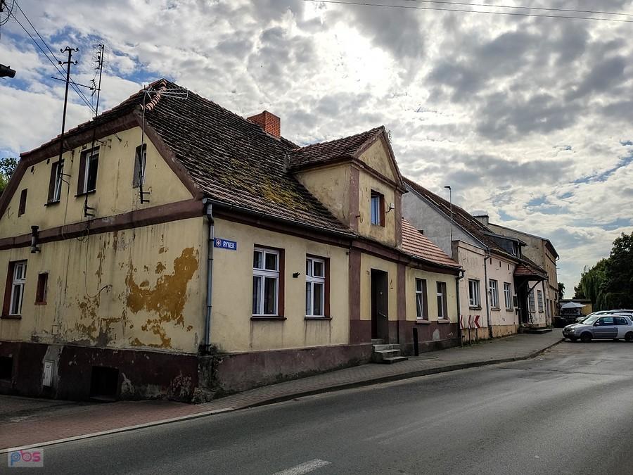 Dobrzyca - domy przy Rynku