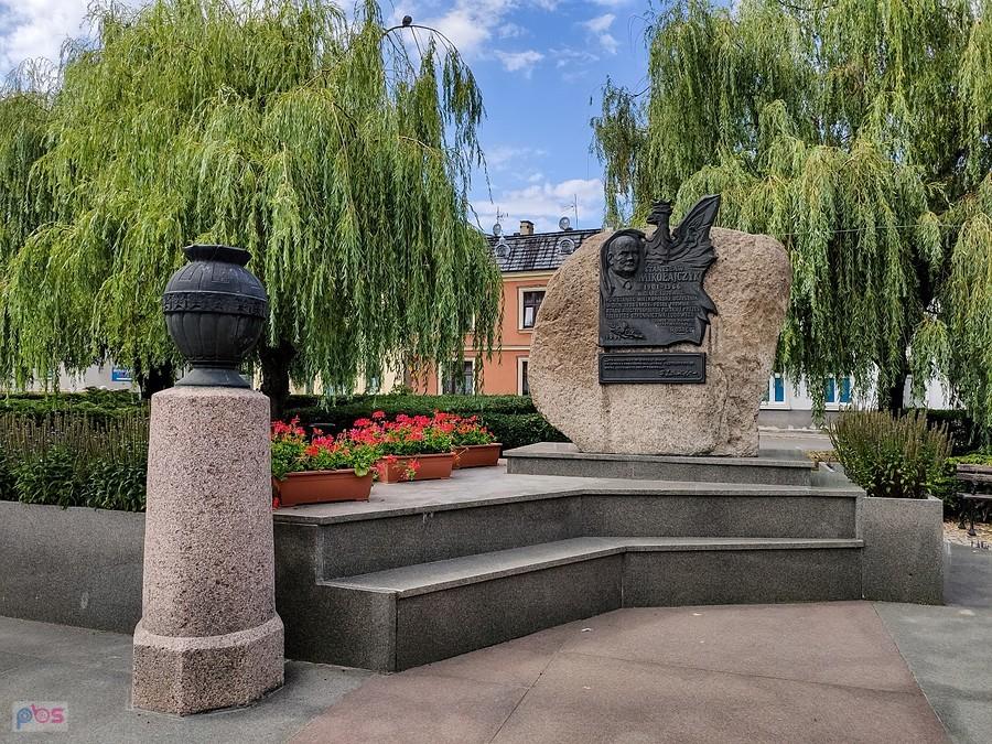 Pomnik Stanisława Mikołajczyka - związanego z Ziemią Dobrzyńską