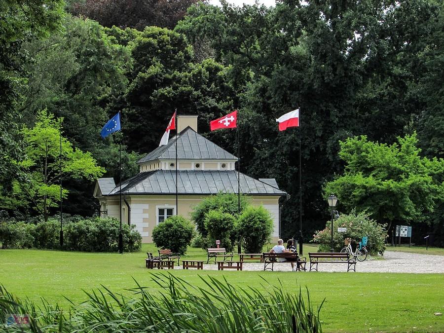 Dobrzyca - park pałacowy