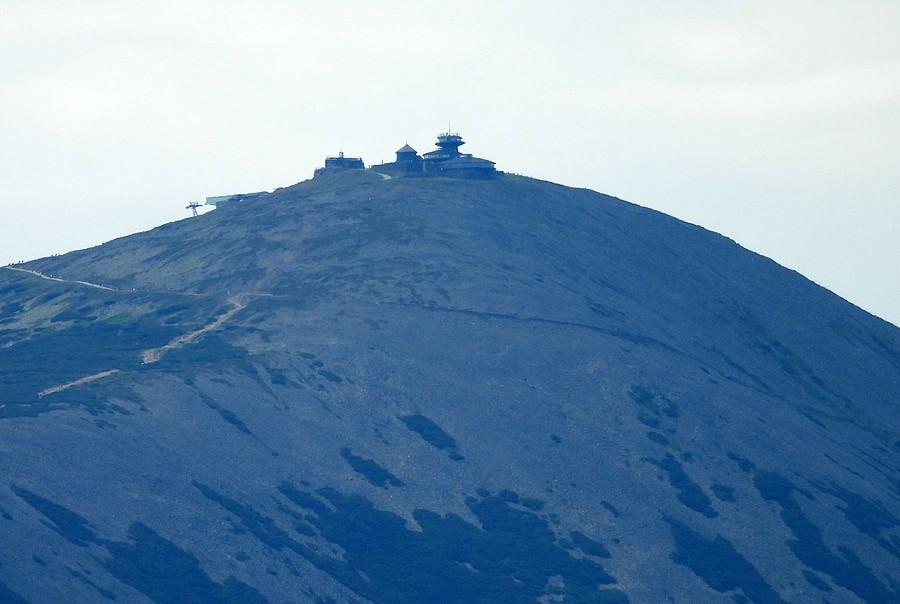 Zbliżenie na szczyt Śnieżki