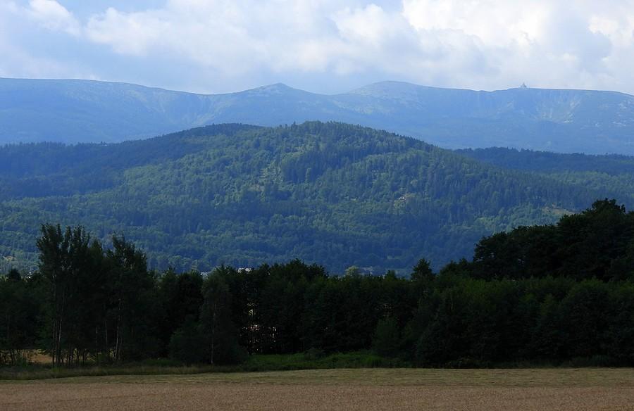 Karkonosze za lasem