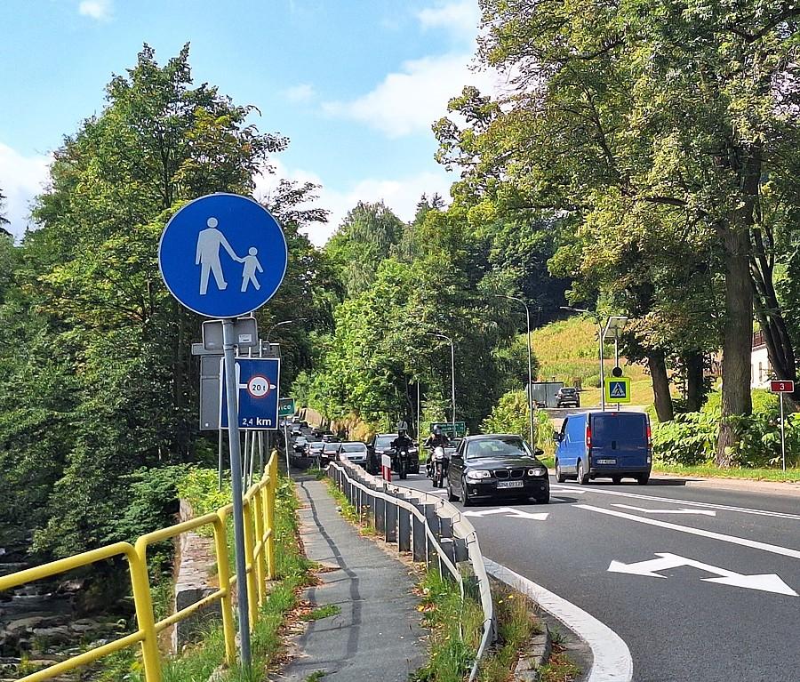 Na widok tych korków postanowiłem nie jechać do Szklarskiej. Szanujmy się