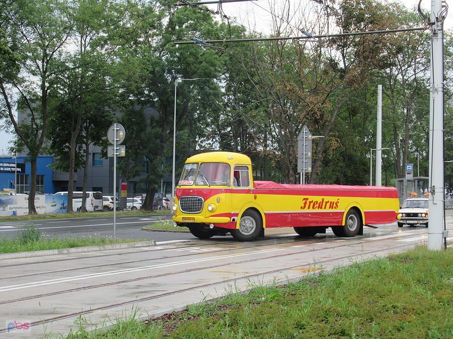 Fredruś wycofany z parady