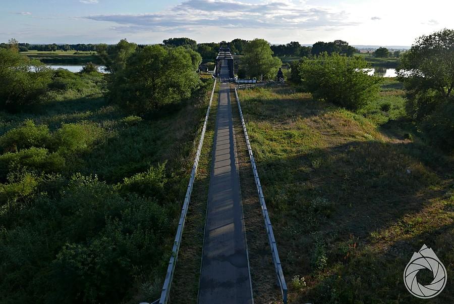 ścieżka rowerowa po Pomorzu Zachodnim na starym moście przez granicę