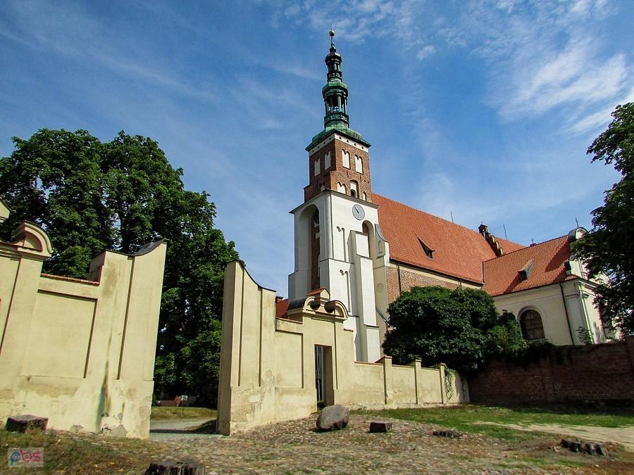 Lubiń - brama do opactwa benedyktynów od strony płd.