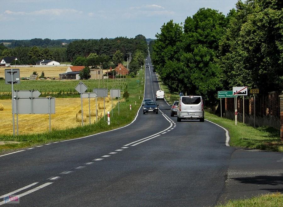 Lubiń - droga 308 prowadzi do Kościana