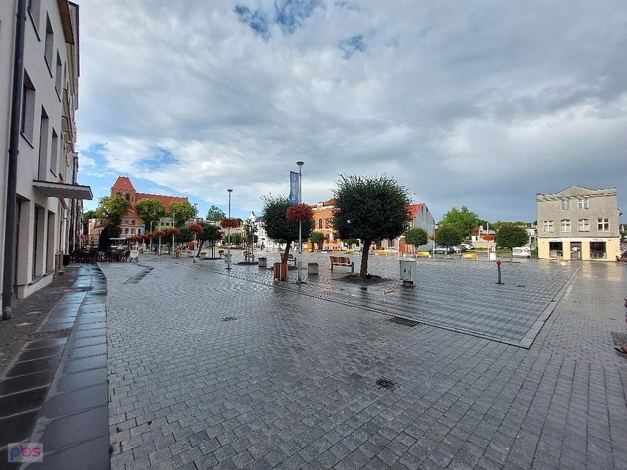 Pucki rynek po ulewie
