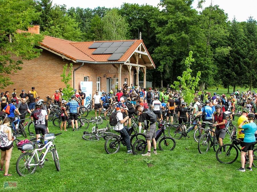 Udział w zawodach na trasie giga i mega zadeklarowało 200 bikerów
