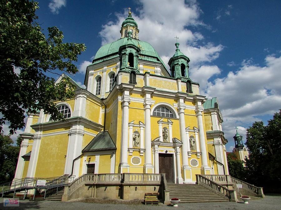 Bazylika na Świętej Górze zbudowana została na wzór weneckiej bazyliki Santa Maria della Salute