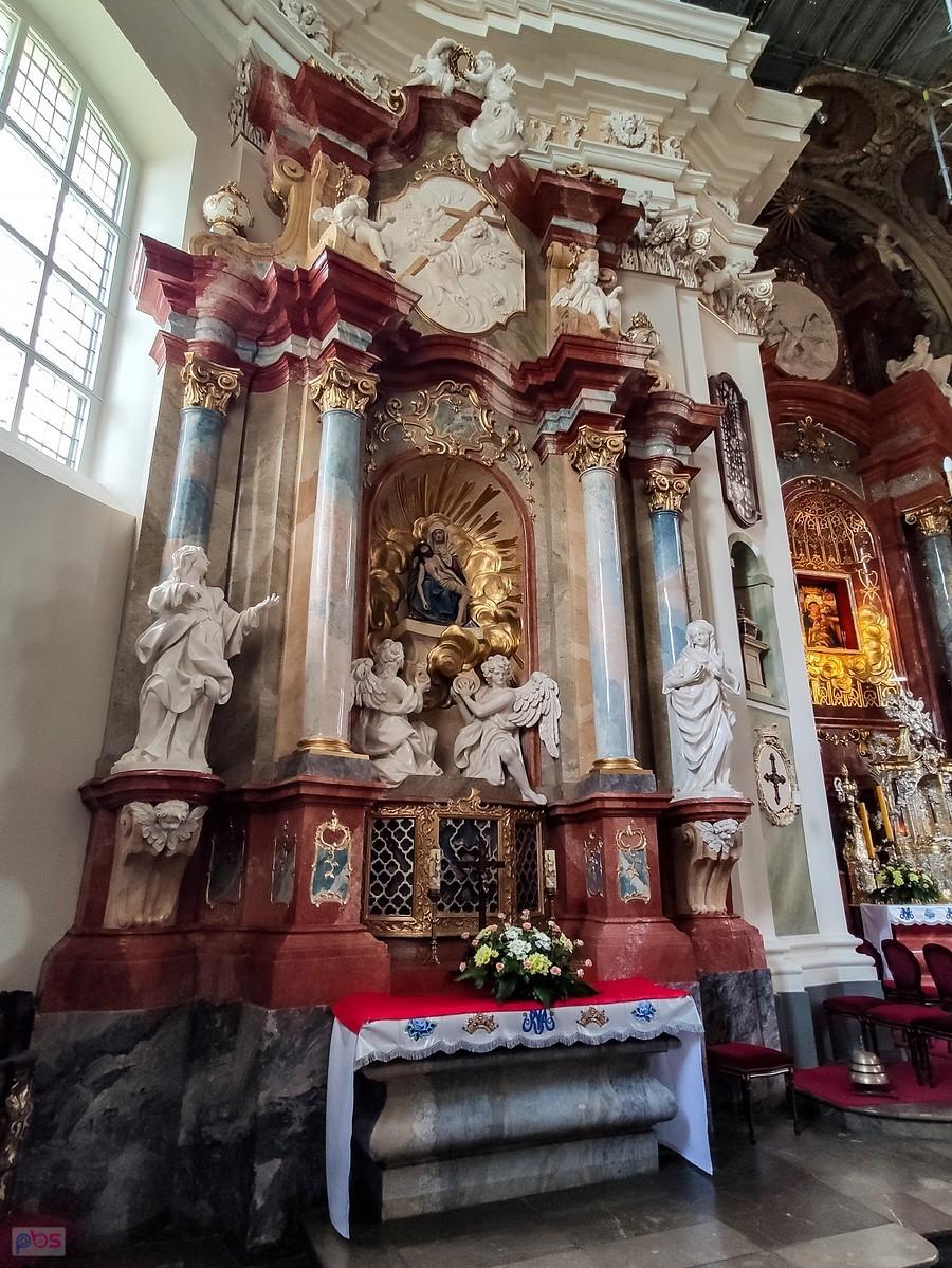 Bazylika na Świętej Górze - ołtarz Matki Boskiej Bolesnej