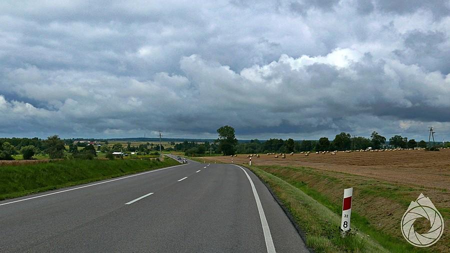 łagodne zakręty odcinka za Cieszanowem