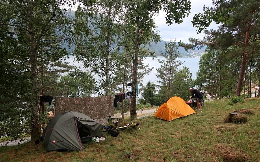 Całkiem fajne obozowisko się trafiło, do tego z widokiem na fiord