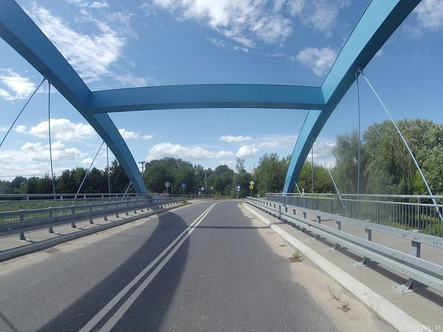 Przez most nad Jeziorką