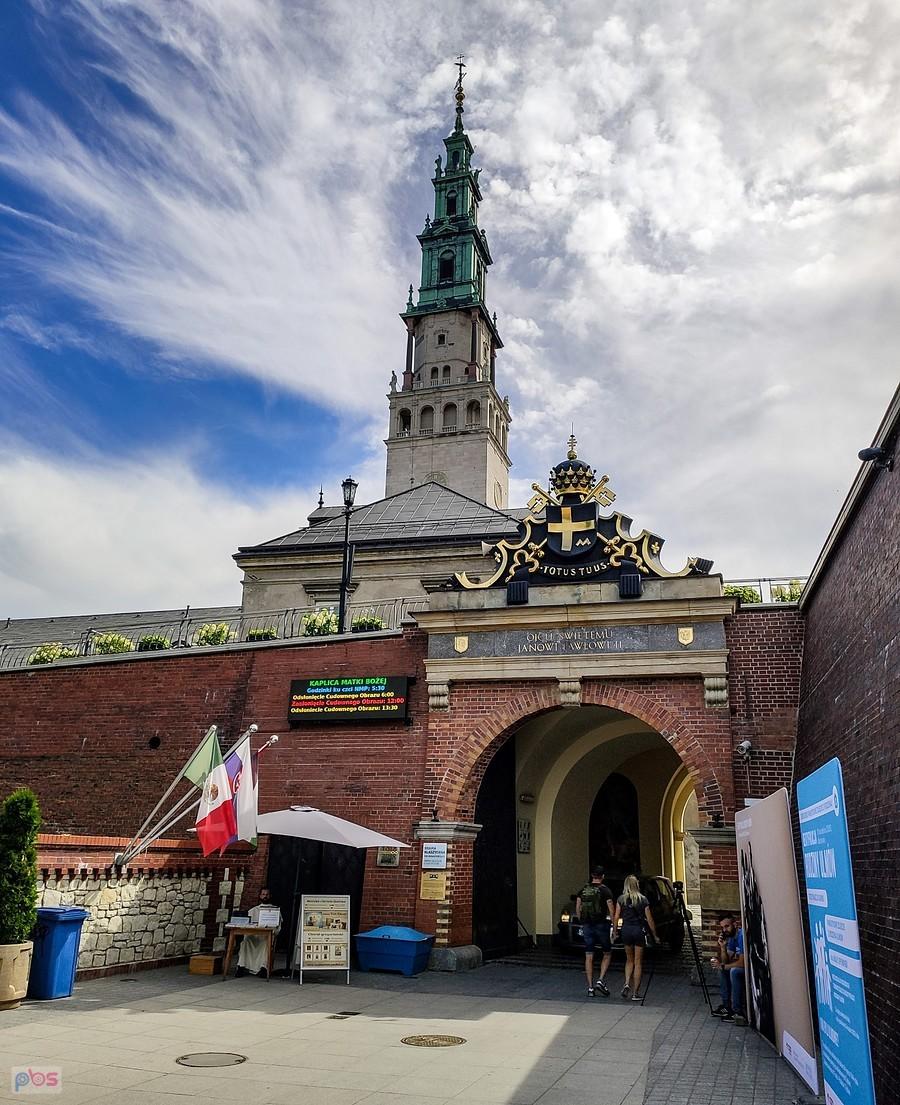 Jasna Góra - brama wjazdowa