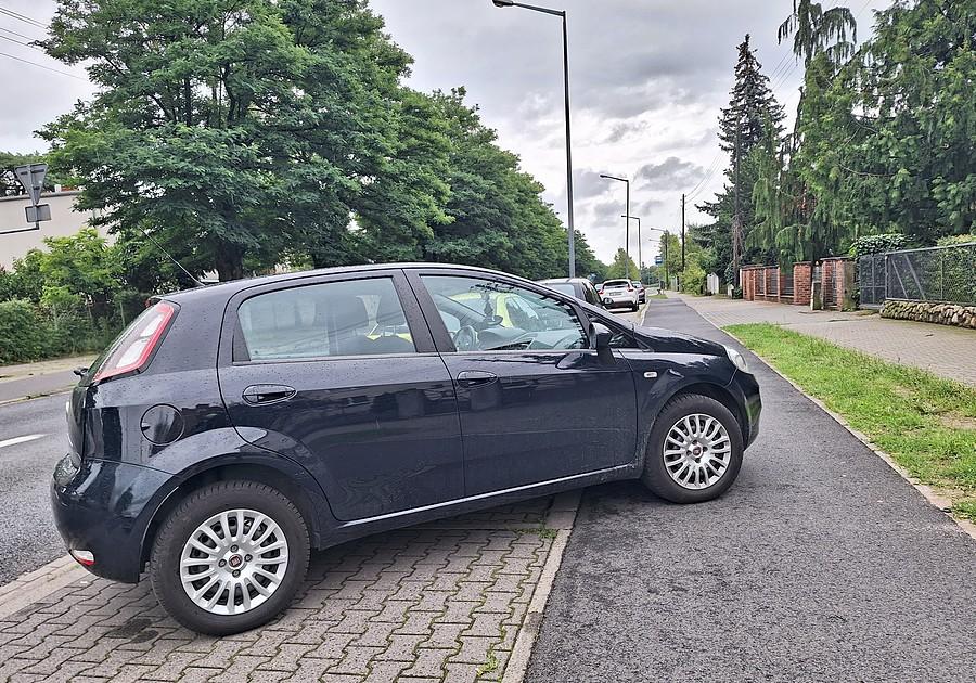 Kolejny mistrz parkowania