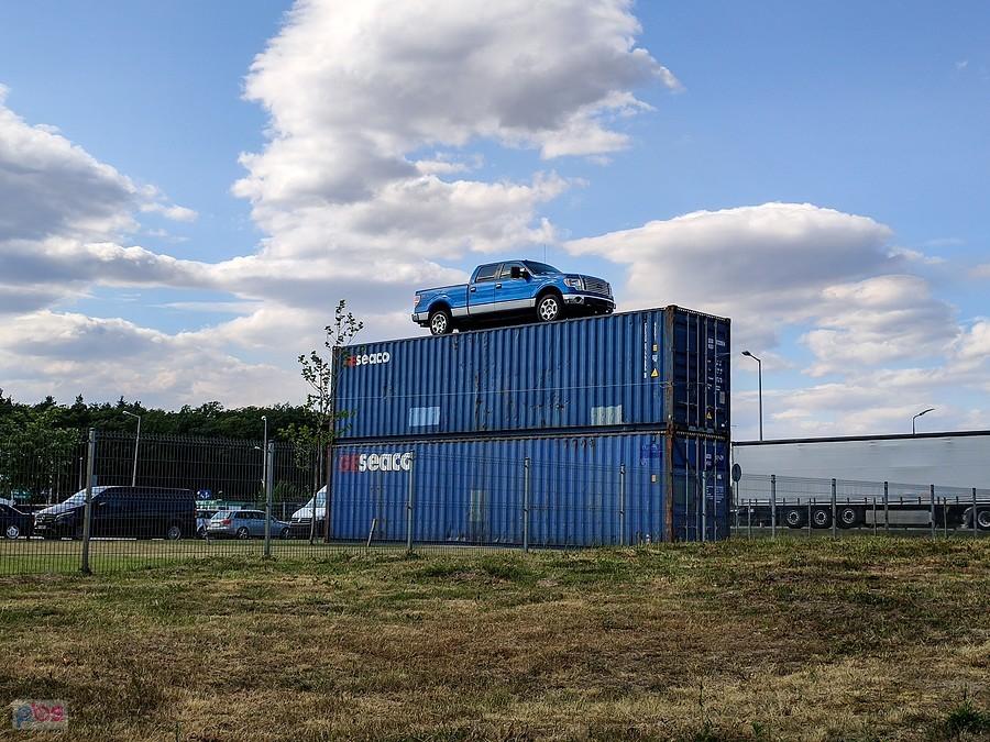 Ford na kontenerach pod Pleszewem