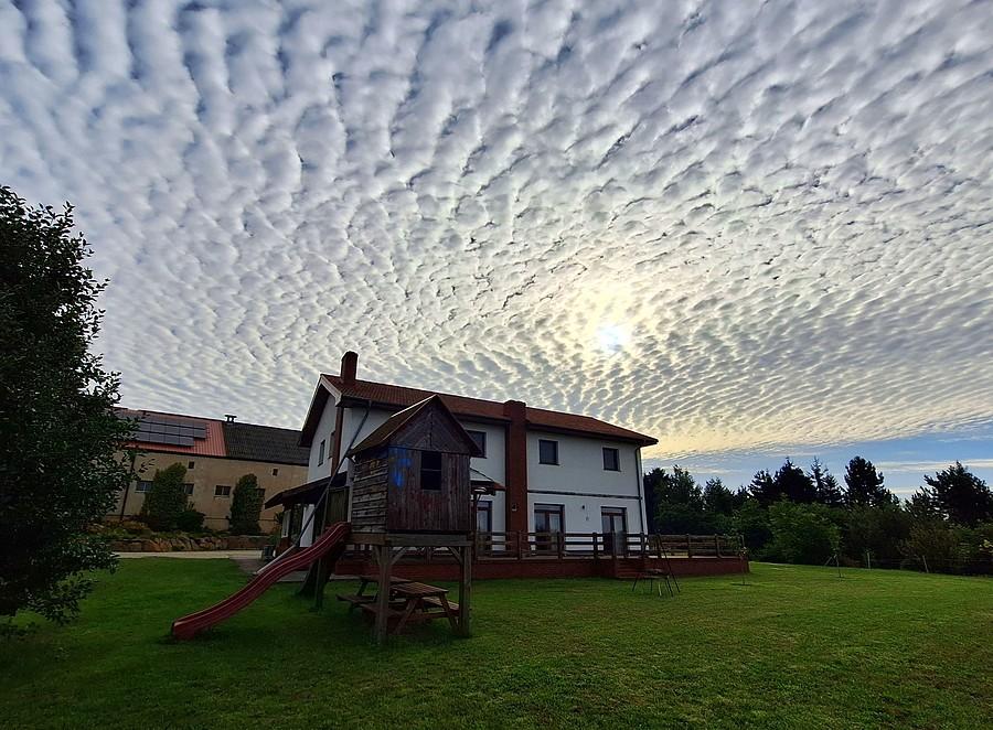 Podrapane niebo nad Radzewicami