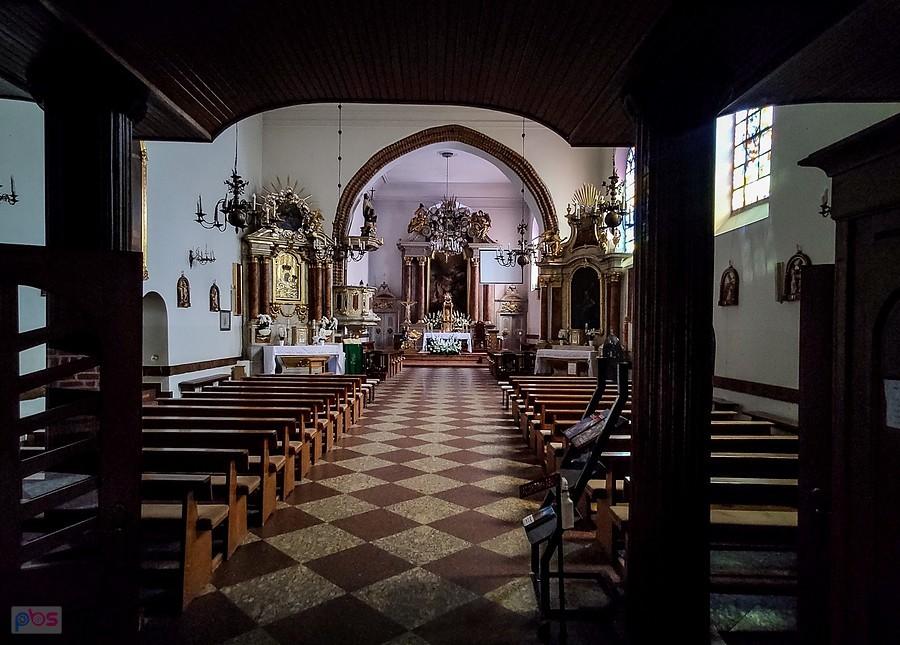 Wnętrze piaseczyńskiego kościoła