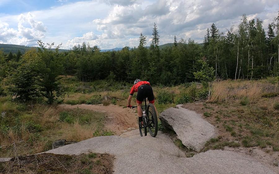 Zjazdowo - skałkowe klimaty MTB (2)