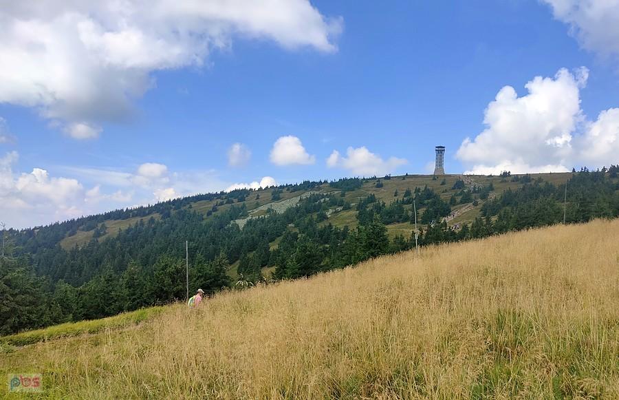 Wracamy, wieża z oddali