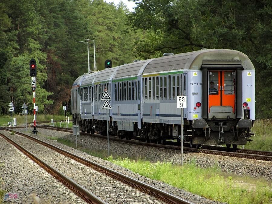 TLK "Biebrza" ciągnie cztery wagony