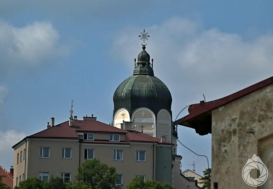widać wschodnie wpływy w architekturze w Jarosławiu