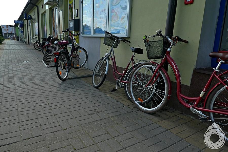 wszyscy (prawie) do sklepu rowerami
