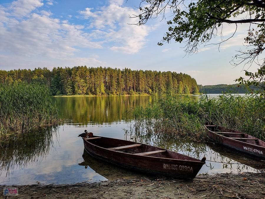 Pod wieczór jezioro nawet bez jednej zmarszczki