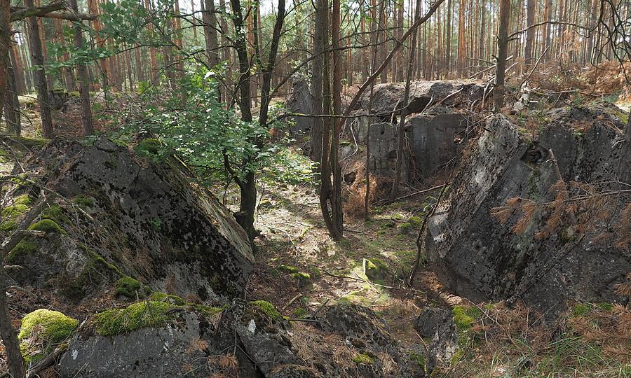 Rozsadzone wybuchem wnętrze Pz.W.877