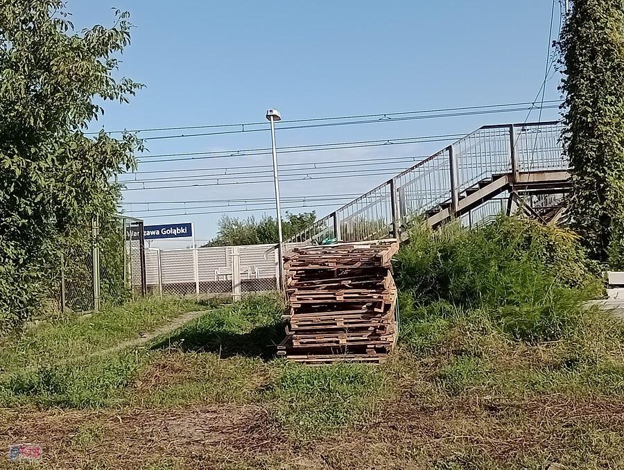 Warszawa Gołąbki. Takie stacje- przystanki PKP też mamy