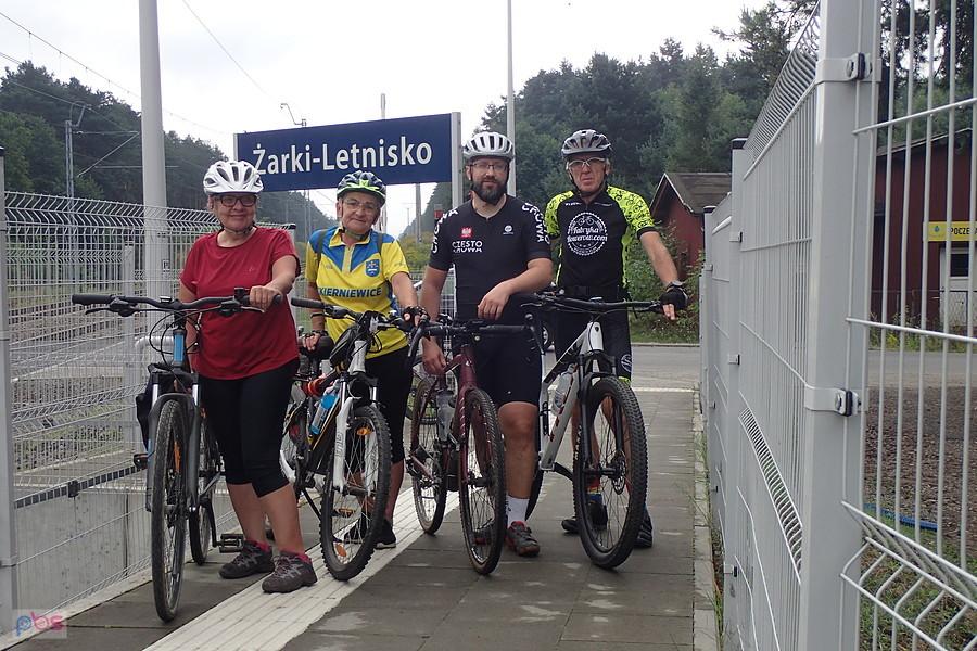 Na peronie w Żarkach-Letnisku