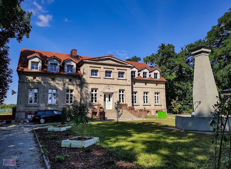 W dworze osowskim funkcjonuje fajny hotelik
