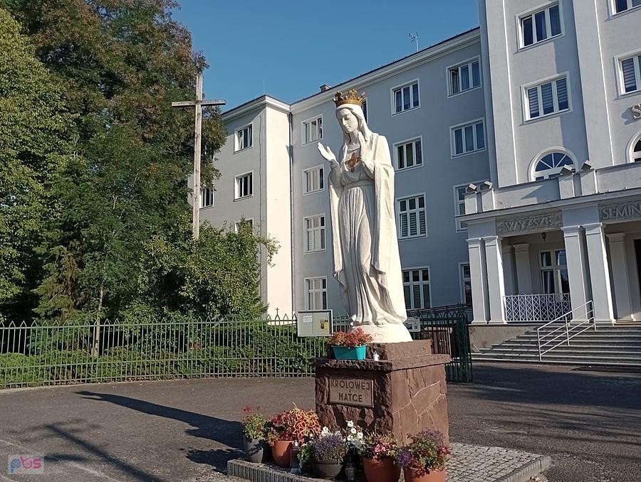 Figura Królowej Matki
