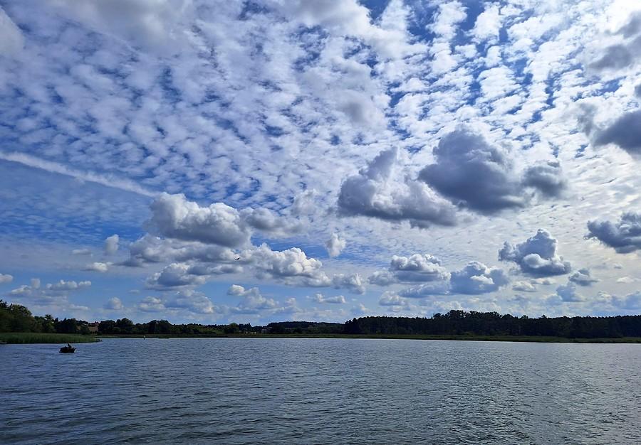 Piękne chmury nad Lusowskim