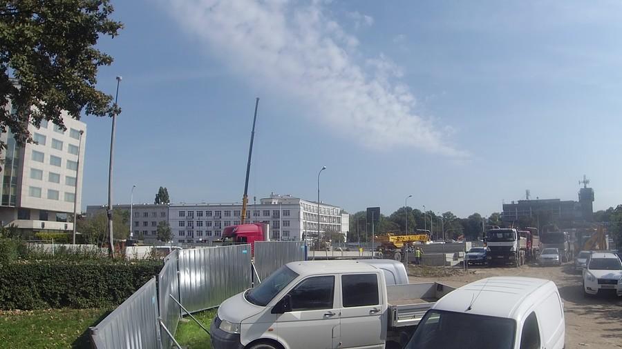 Belwederska róg Gagarina, po lewej Hotel Hyatt