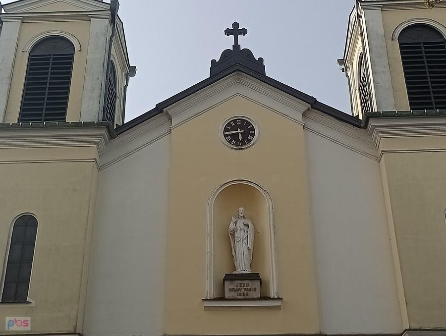 Kontrola czasu. Była 8.30