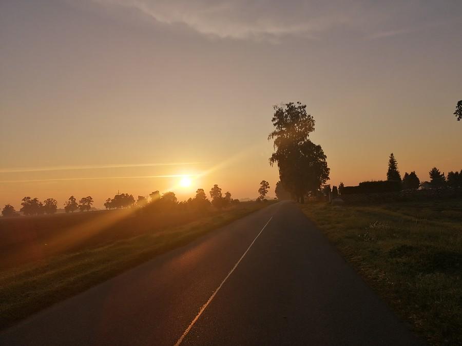 Wschód około 6:30.