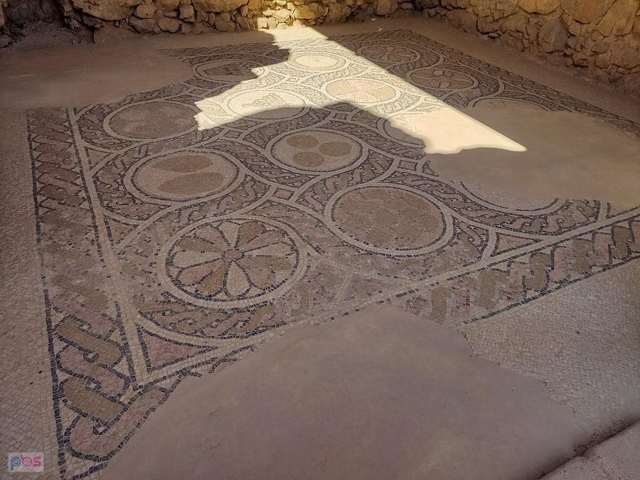 Masada - fragmenty mozaiki w świątyni bizantyjskiej