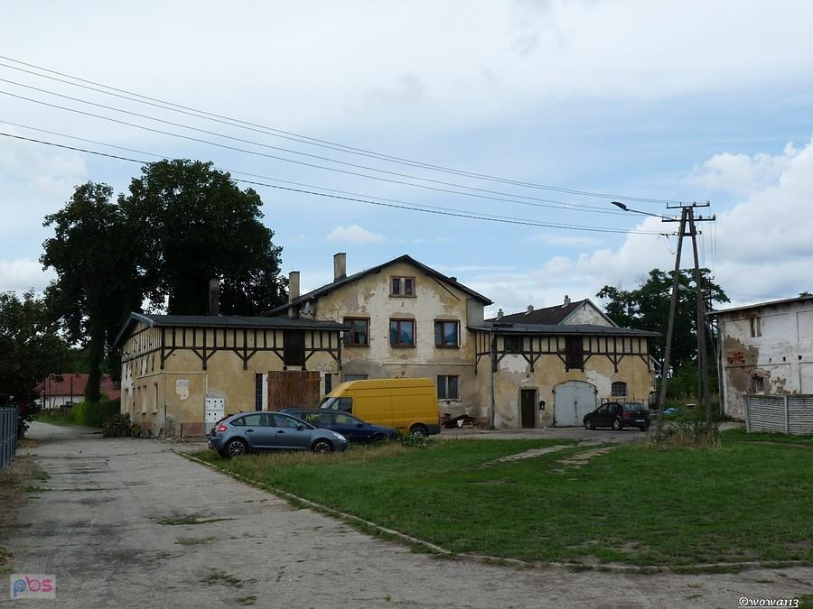 Dawna stajnia z wozownią