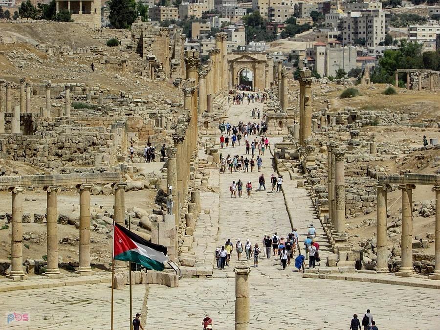 Jerash - aleja łącząca forum z bramą północną