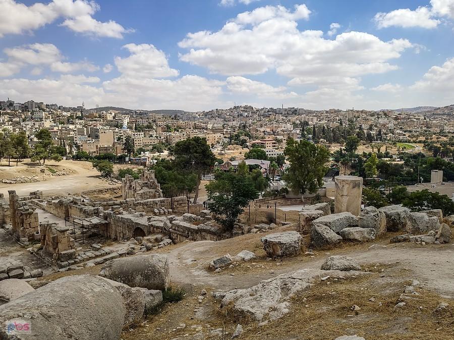 Jerash zostało zniszczone w 749 r. w wyniku trzęsienia ziemi