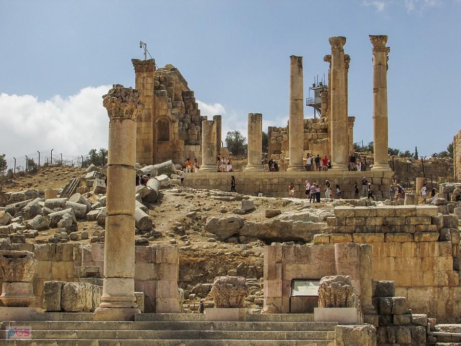 Jerash - przy świątyni Zeusa