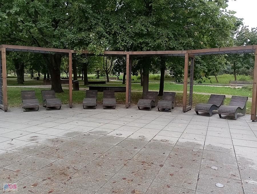 Miejsce rekreacji w parku Szymańskiego