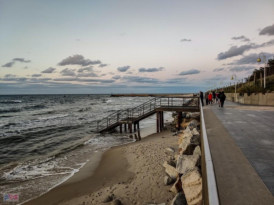 Promenada plażowa w Rowach
