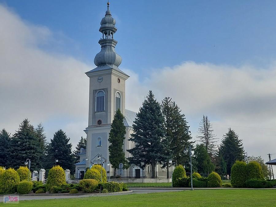 Stara Jarząbka kościół pw. świętych Piotra i Pawła